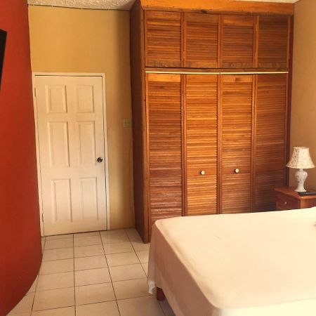 مونتيغو باي Yaad Hostel المظهر الخارجي الصورة
