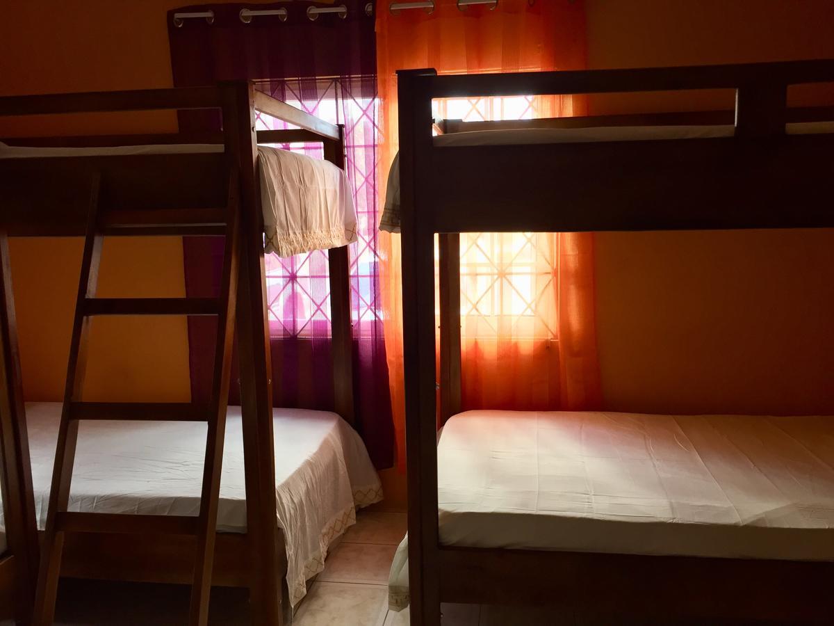 مونتيغو باي Yaad Hostel المظهر الخارجي الصورة