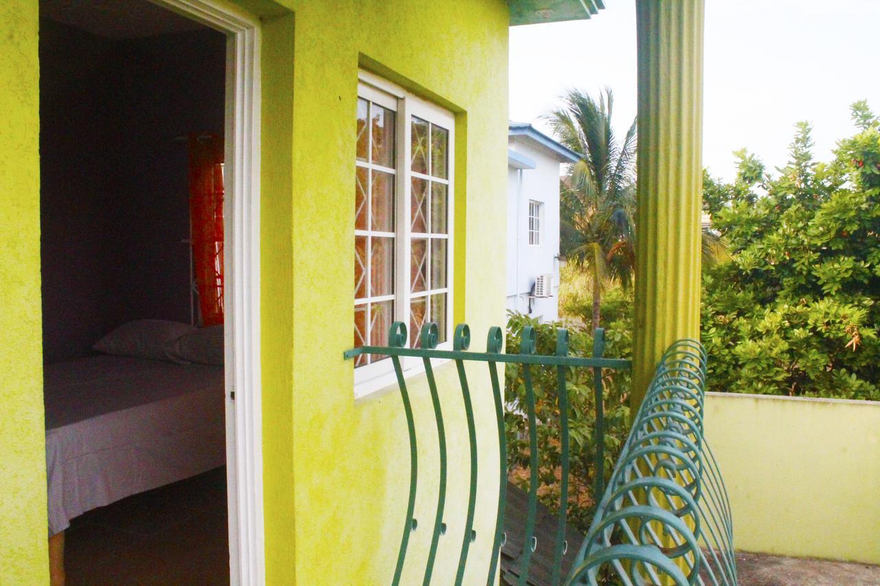 مونتيغو باي Yaad Hostel المظهر الخارجي الصورة