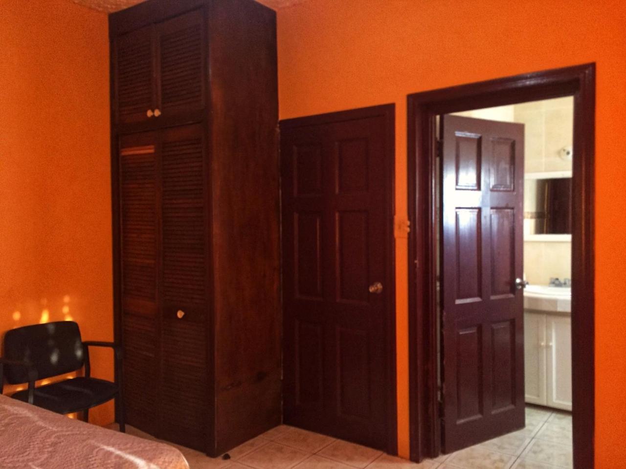 مونتيغو باي Yaad Hostel الغرفة الصورة