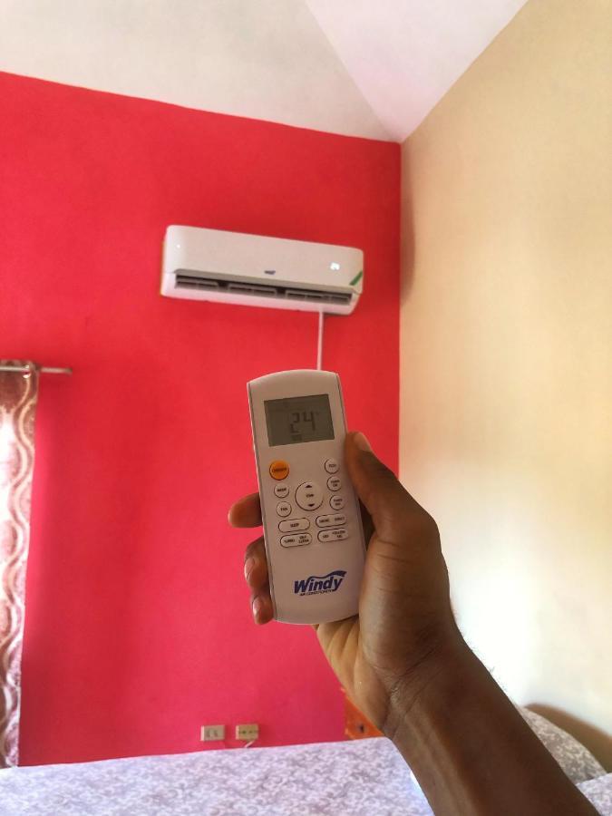 مونتيغو باي Yaad Hostel المظهر الخارجي الصورة